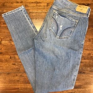 Hollister distressed light wash skinny
